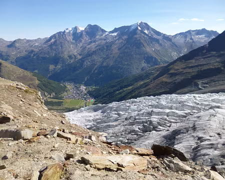 P1050654 Glacier de Fee depuis Längfluh et au fond le Weissmies