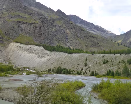 P1050671 Le lac glaciaire est maintenant comblé par les alluvions