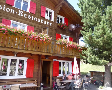 P1050742 Petite halte désaltérante à Gspon