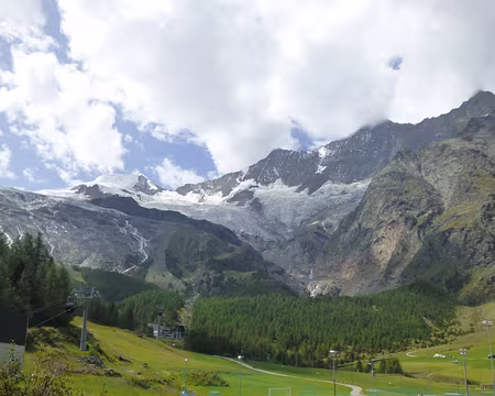 P1050753 ...et son glacier.