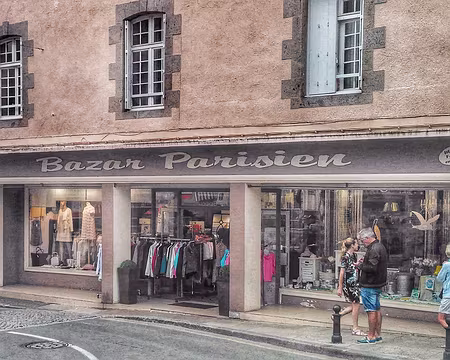 St Malo (16) Aller à Cancale... et retrouver le bazar parisien.