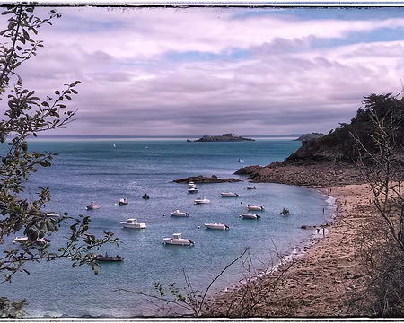 St Malo (32) Peu avant Port Mer