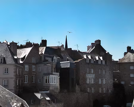 St Malo (52) La vieille ville derrière les remparts, entièrement reconstruite à l'identique après la guerre.
