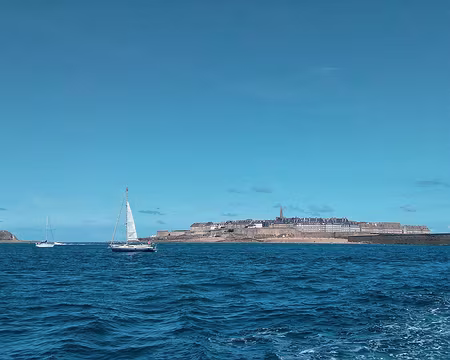 St Malo (56) Sur le bateau bus qui traverse l'estuaire de la Rance, St Malo.