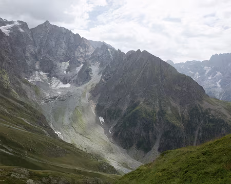 2017_08_28_12-51-58 Pic des Aupillous (3505m), à gauche vers les Bans, à droite le Sirac