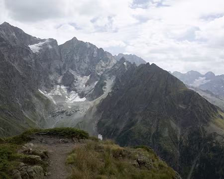 2017_08_28_13-03-52 Les Bans (3669m), glacier des Bans, pic des Aupillous (3505m), à l'arrière-plan pic Jocelme (3458m), glacier de Chabournéou entre la pointe de Verdonne (3328m)...