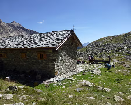 P1240332 Très confortable et équipé (mais non gardé)