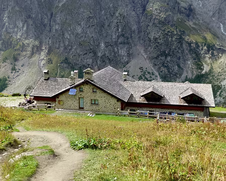 P1240519 Refuge Bonatti