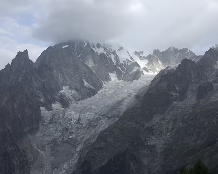 DSCF0545 Dimanche 27/08 Du refuge Bonatti à Courmayeur