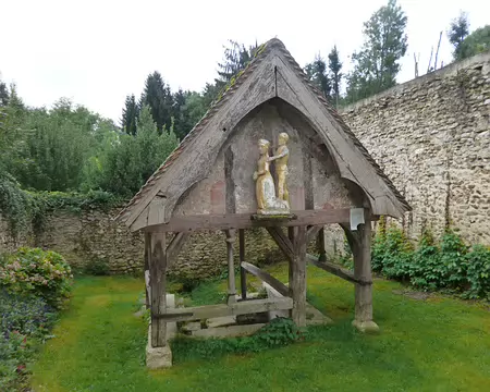 P1050785 Fontaine de Sainte-Mesme