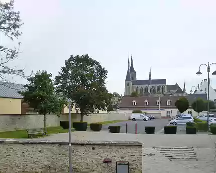 P1050768 Eglise St-Germain d'Auxerre, XIIIè-XVIIè s., et l'Orge, Dourdan