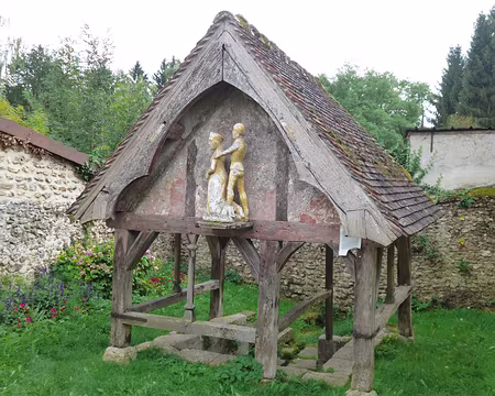 P1050778 Fontaine de Sainte-Mesme