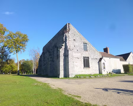 P1060065 Vestiges du prieuré Notre-Dame de Franchard, chapelle accolée à la maison forestière datant de Louis XV.