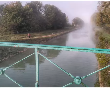 Tonnerre (08) canal de Bourgogne