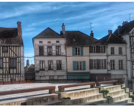 Tonnerre (29) place