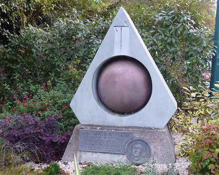 P1060127i6z2186 Stèle pour le bicentenaire du télégraphe (1793-1993), inventé par Claude Chappe (1763-1805), St-Martin-du-Tertre