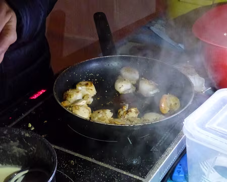 P1060330 Dernière dégustation de coquilles Saint-Jacques.