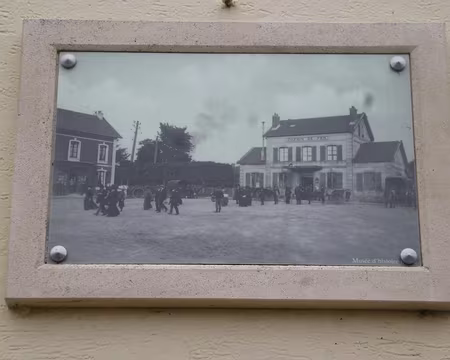 P1060335 Vue ancienne de la gare de Viarmes