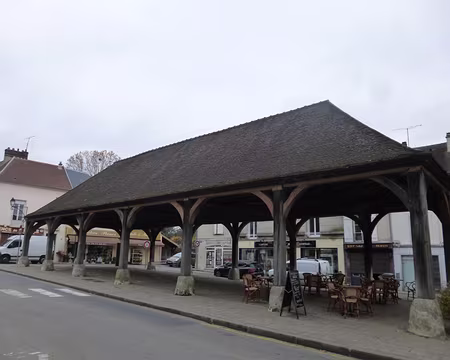P1060344 Halle de Luzarches (1741), l'une des dernières halles du nord de l'Ile-de-France