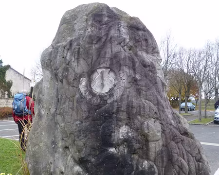 P1060353 Luzarches est à 1728 km de St-Jacques-de-Compostelle