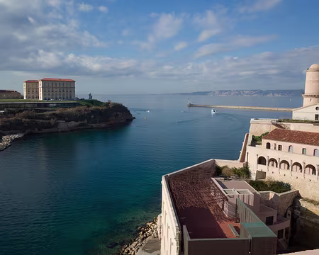2017_12_06_12-26-27 Palais du Pharo. Sa construction fut ordonnée par Napoléon III pour l'impératrice Eugénie dans la deuxième moitié du XIXe. Il appartient aujourd'hui à la ville...