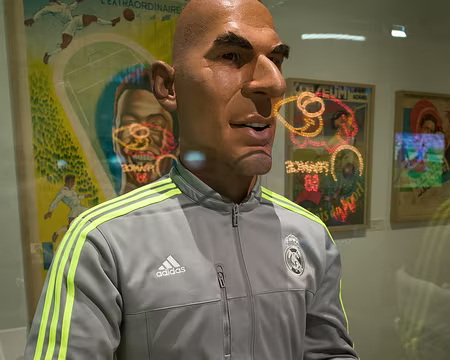 2017_12_06_13-25-53 Guignol de Zidane en latex