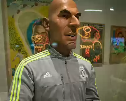 2017_12_06_13-25-53 Guignol de Zidane en latex