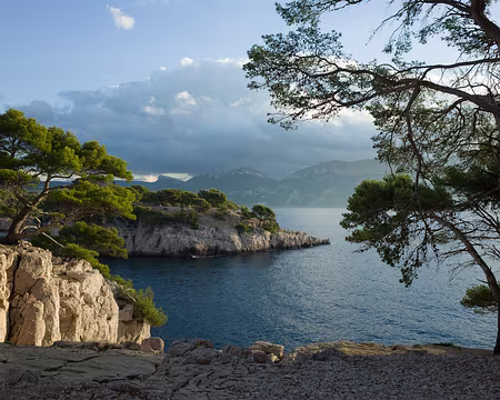 2017_12_07_09-16-28 Entrée de la calanque de Port-Miou, au fond la baie de Cassis