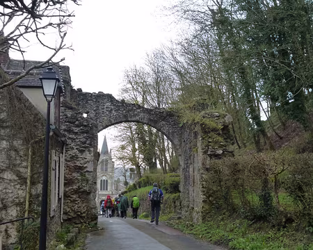P1060946 ...de Montfort l'Amaury, arrivée par la Porte Bardoul et Eglise St-Pierre, XVè-XVIè s.