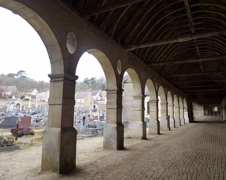 P1060947 Cloître du cimetière de Montfort l'Amaury, XVè-XVIè s.