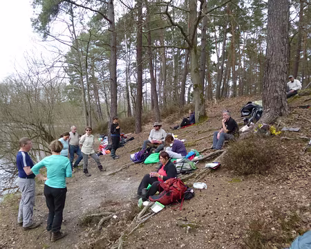 P1060969 Pique-nique au bord de l'étang du Coupe-Gorge.