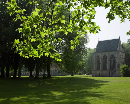 2018_05_20-10_56_31 Roseraie et chapelle