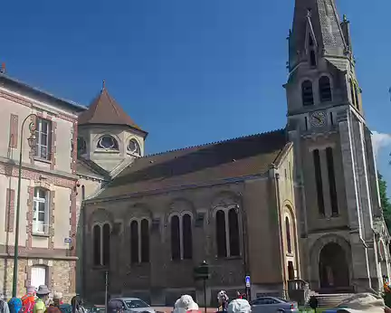 L’église Saint-Denys-Sainte-Foy à Coulommiers (la Commanderie c’est une autre !) L'église Saint-Denys-Sainte-Foy à Coulommiers (la Commanderie c'est une autre !)