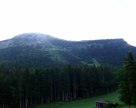 P1260315 Chamechaude vu du Col de Porte, un peu gris encore