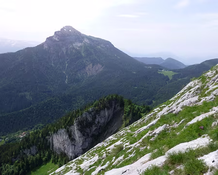 P1260377 Chamechaude et col de Porte à droite