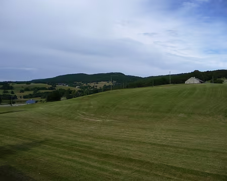 P1090138 Vue de l'hôtel Berthet, au Plan d'Hotonnes, sur le plateau du Retord
