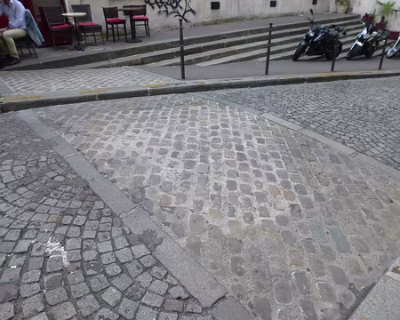 P1070638 Trace de l'enceinte gallo-romaine, rue de la Colombe