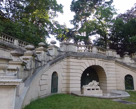 P1070647 Fontaine représentant une naïade