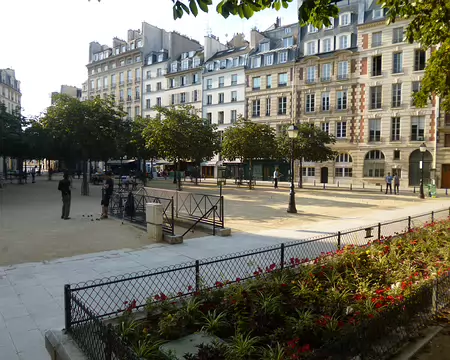 P1070814 Place Dauphine créée en l'honneur du dauphin, le futur Louis XIII.