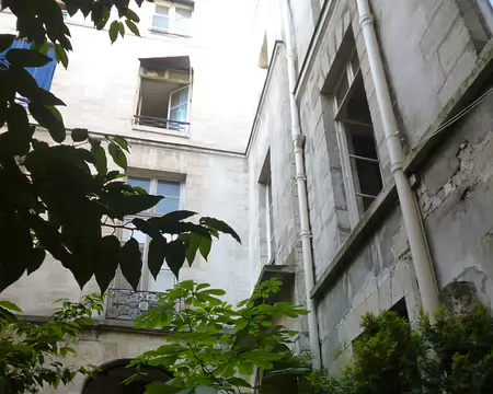 P1070817 Cour intérieure rue de Nesle