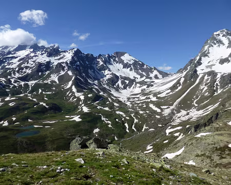 P1260475 De droite à gauche : Mont gelé, fenêtre Durand (Tour des Combins), Mont Avril, Combin dans le nuage
