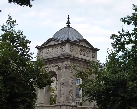 P1080051 Fontaine des Innocents, style Renaissance, 1549
