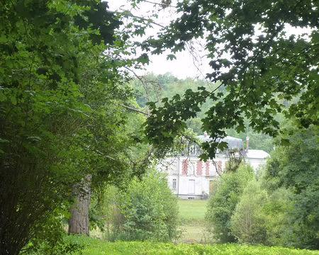 P1070851 Demeure bourgeoise du XIXè s., hameau de Moignanville. Merci à Jean-Claude pour la 29è étape de Tour de l'Ile-de-France, de Boutigny à Buno-Bonnevaux.