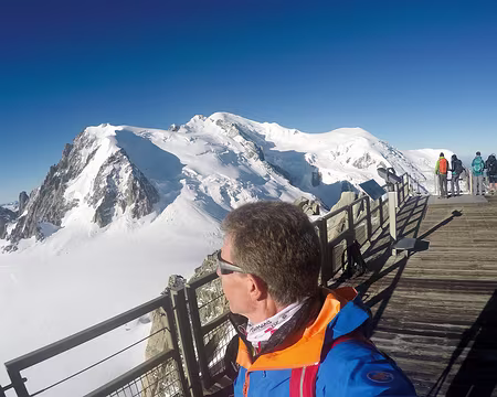 20180707-08h32m08s-DSC07520-V3b Auto portrait