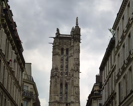 P1070870 ...en haut de la Tour Saint-Jacques construite entre 1509 et 1523...