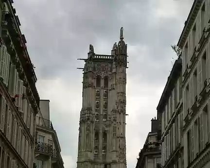 P1070870 ...en haut de la Tour Saint-Jacques construite entre 1509 et 1523...