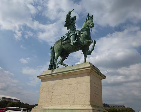 P1070939 Statue équestre de Louis XIV (1638-1715)