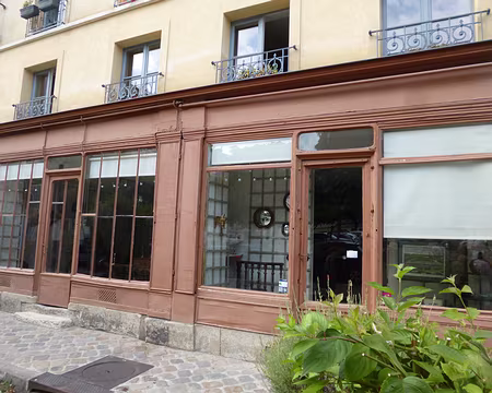 P1070973 Boutiques, rue du Marché-Neuf