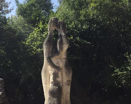 IMG_0939 une des sculptures de Jacques Servières