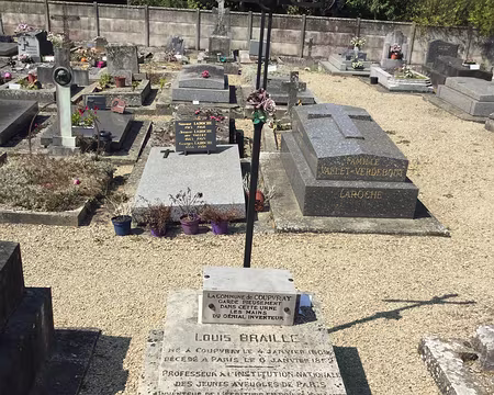 IMG_0956 la tombe de Louis Brille à Coupvray